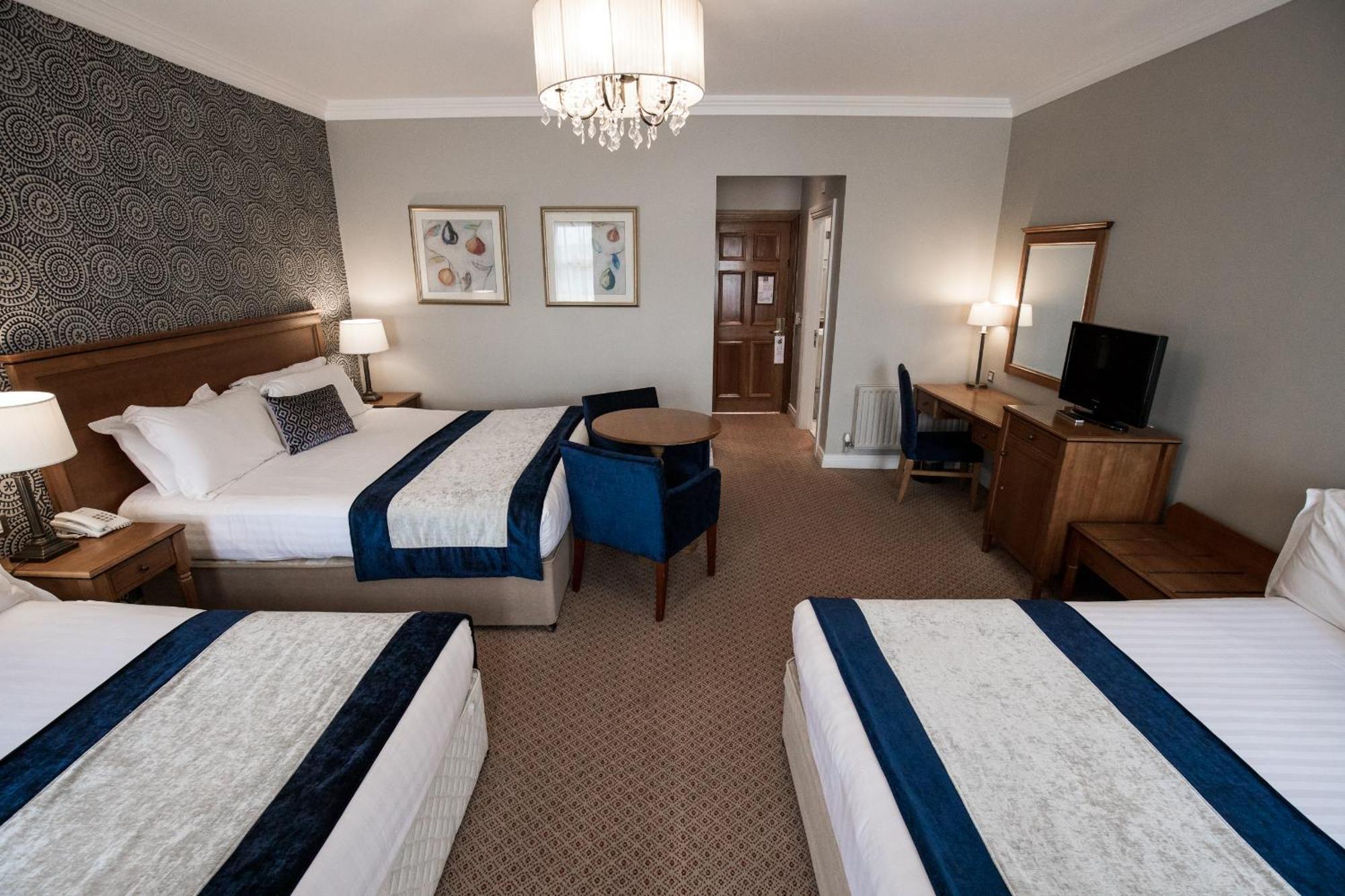 Clanard Court Hotel Атай Экстерьер фото